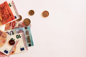 De la plafonare la pret administrat romania durabila