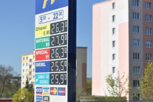 Motorina din Romania fara nici o interventie tinde catre 10 lei litru - romania durabila