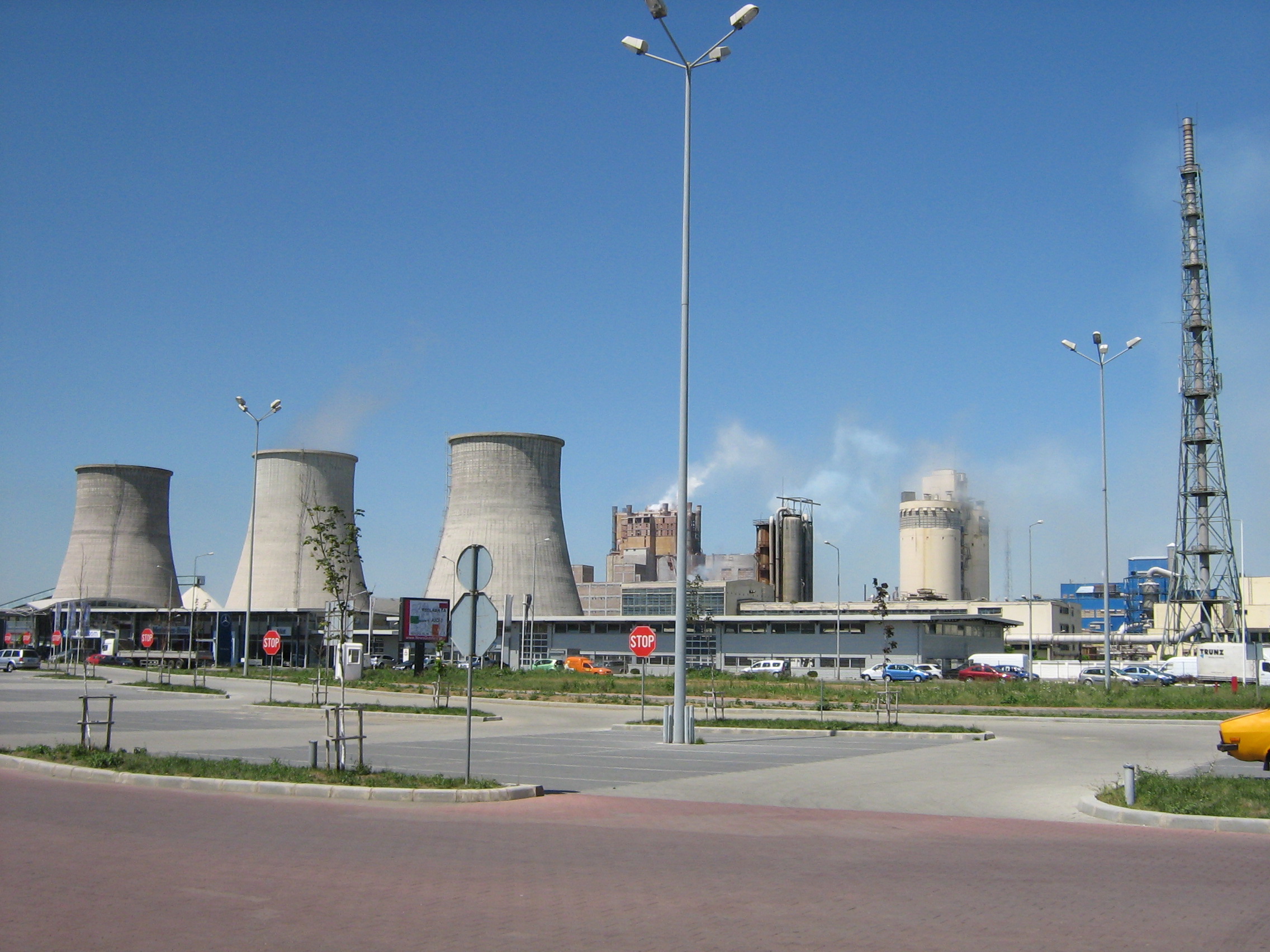 România și isteria din jurul Azomureș. Toți vor meritul pentru Azomureș. Nimeni nu vrea vina pentru colapsul industrial